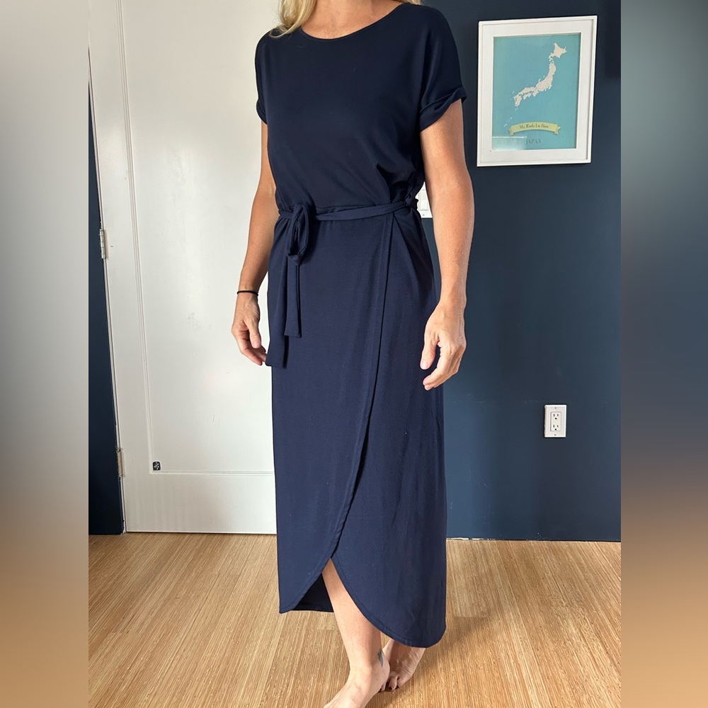 Comfy and stylish navy dress with belt